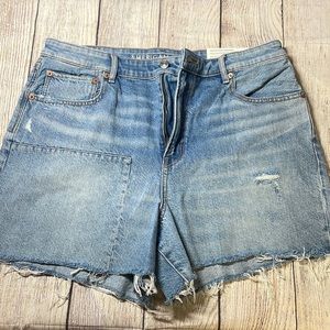 American Eagle 90’s boyfriend jean shorts